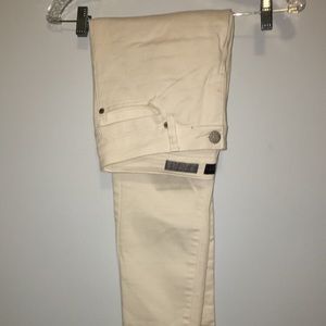 White high waisted jeans